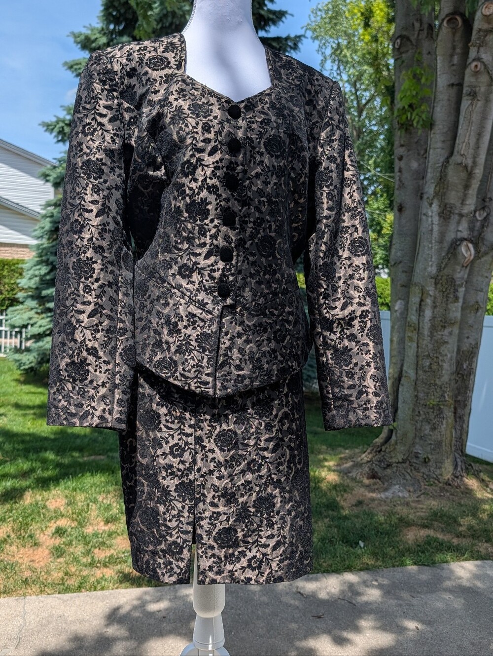 Dress Up Banu Paris Women's Formal Skirt Suit Gold Black Size 12 Cut Velvet